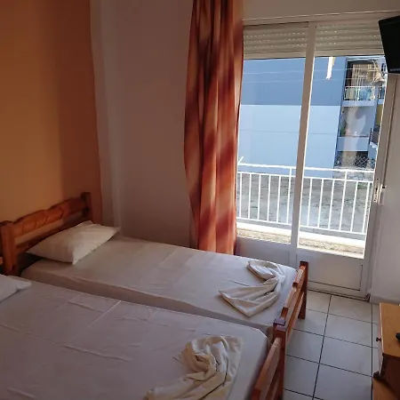 House Papus Apartman Szárti